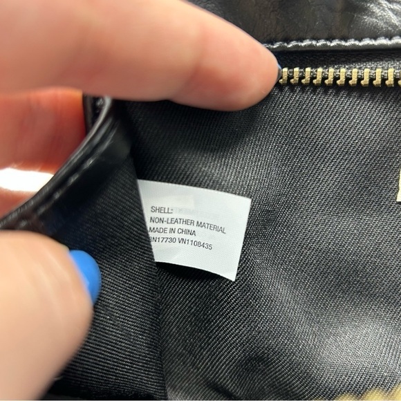 Universal Thread Small Convertible Black Faux Leather Wristlet Shoulder Bag - Picture 12 of 13